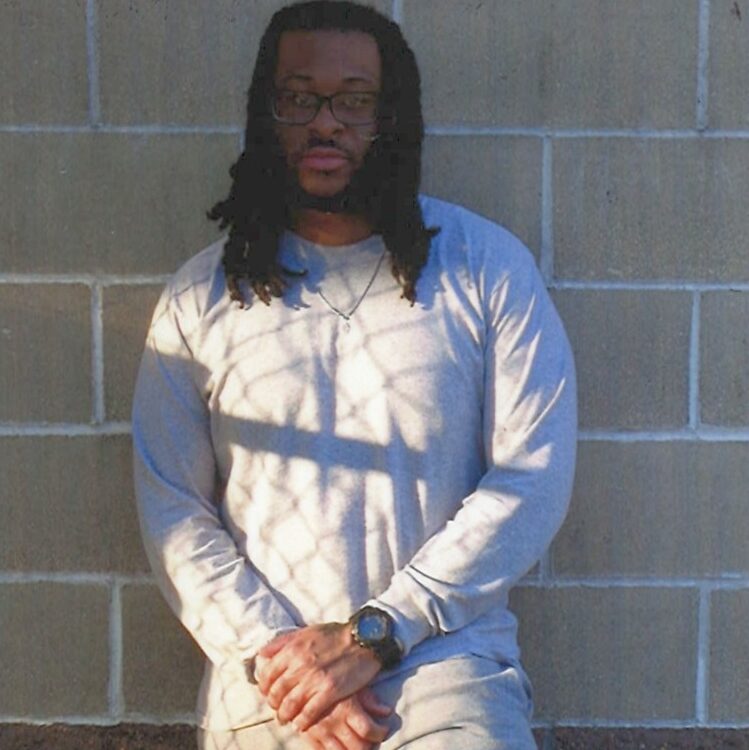 Malik Holloway #90647-053